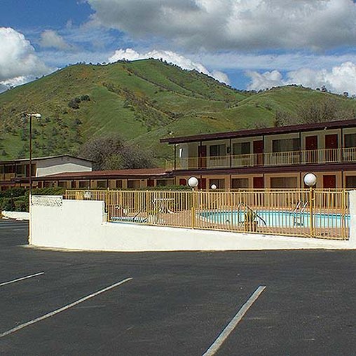 WESTERN HOLIDAY LODGE - Three Rivers, CA