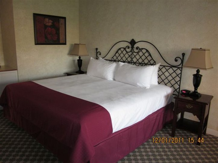 Village Green Resort - Cottage Grove, OR