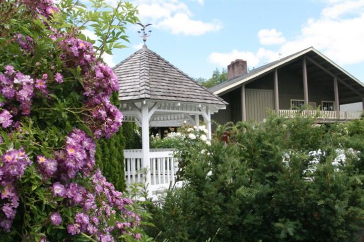 Village Green Resort - Cottage Grove, OR