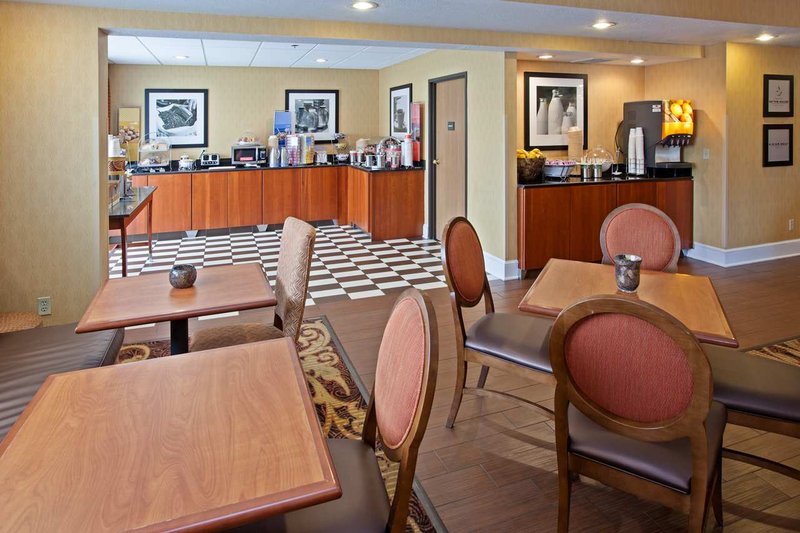 Hampton Inn Youngstown-West I-80 - Youngstown, OH