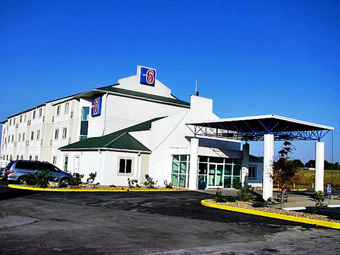 Motel 6 - Georgetown, IN