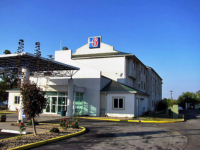 Motel 6 - Georgetown, IN