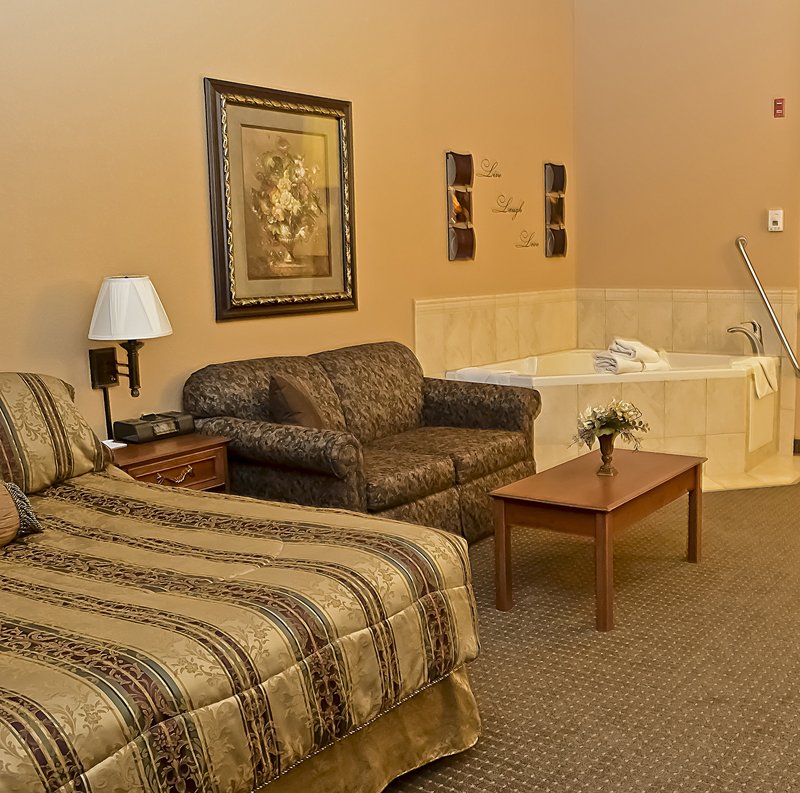 Expressway Suites - Fargo, ND
