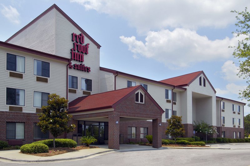 Red Roof Inn & Suites Savannah Airport - Pooler, GA