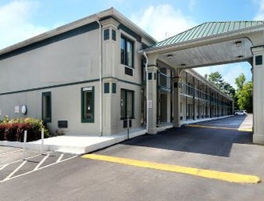 Howard Johnson Inn at Six Flags, GA - Austell, GA