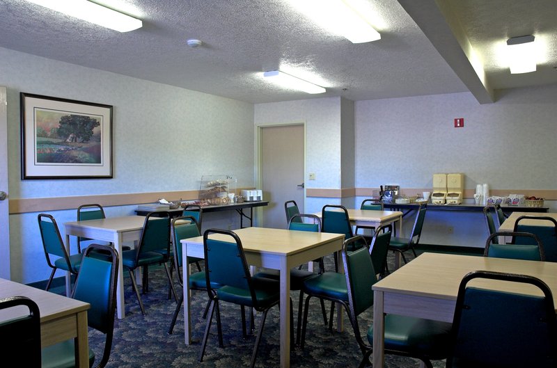 Rodeway Inn & Suites - Sublimity, OR
