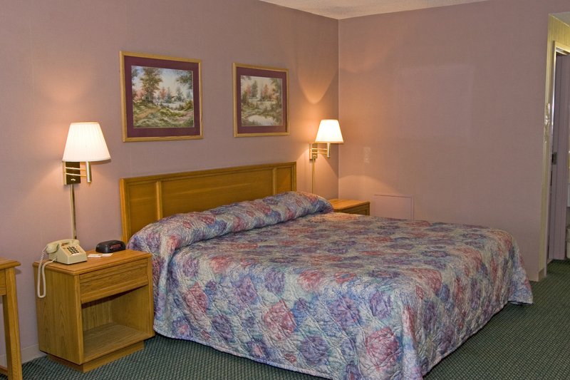 Magnuson Hotel - Marion, VA