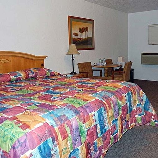 Baymont Inn & Suites Waycross - Waycross, GA