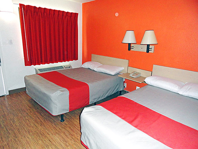 Motel 6 - Evansville, IN