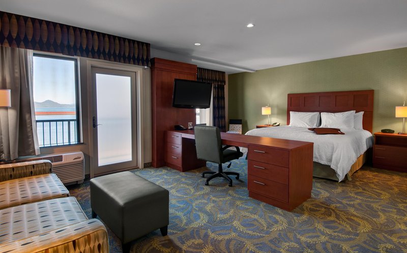 Hampton Inn & Suites Astoria - Astoria, OR