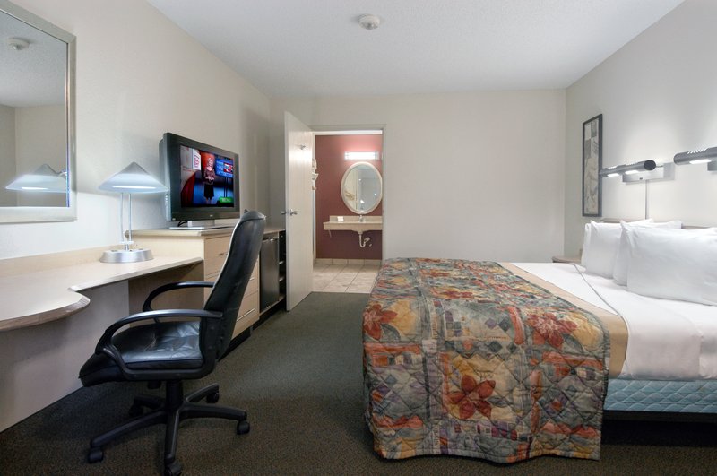 Red Roof Inn Tulsa