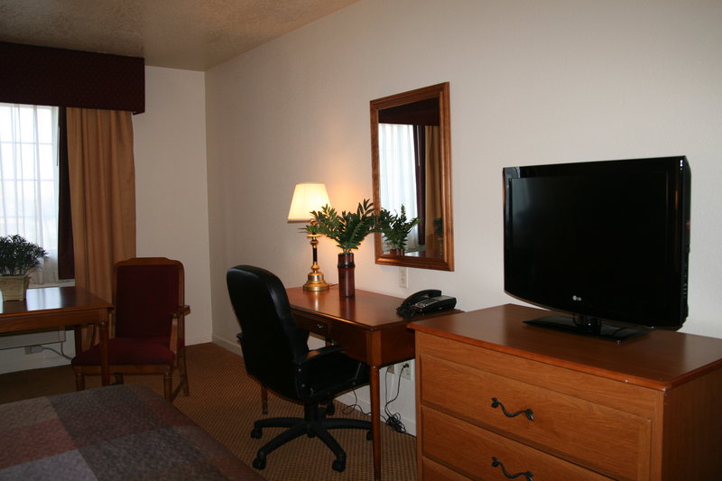 Best Western Luxury Inn - Tracy, CA
