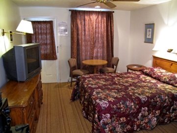 Exit 5 Motel & Cottages - Saco, ME