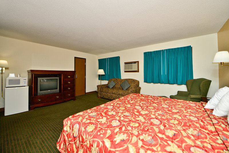 Americas Best Value Inn - Clearwater, MN