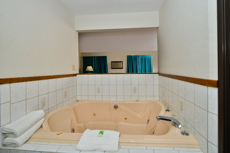 Americas Best Value Inn - Clearwater, MN