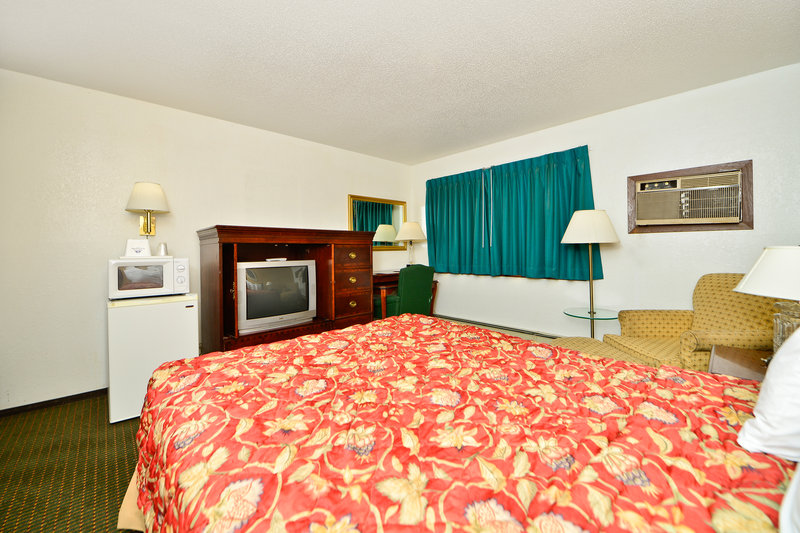 Americas Best Value Inn - Clearwater, MN