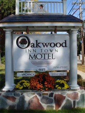 Oakwood Inn & Motel - Sanford, ME