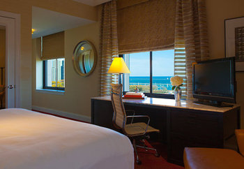 Renaissance Blackstone Chicago Hotel - Room