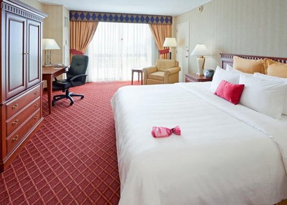 Clarion-Empire Meadowlan - Secaucus, NJ