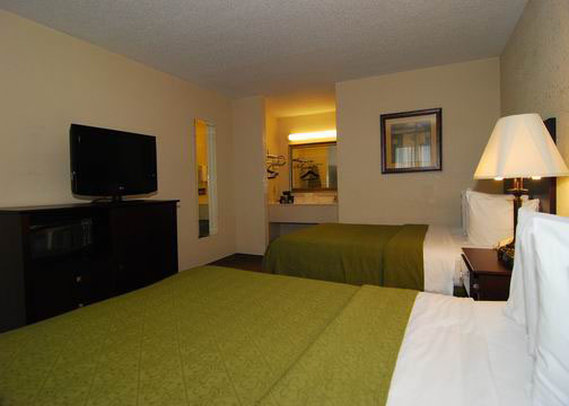 Quality Inn - Russellville, AR