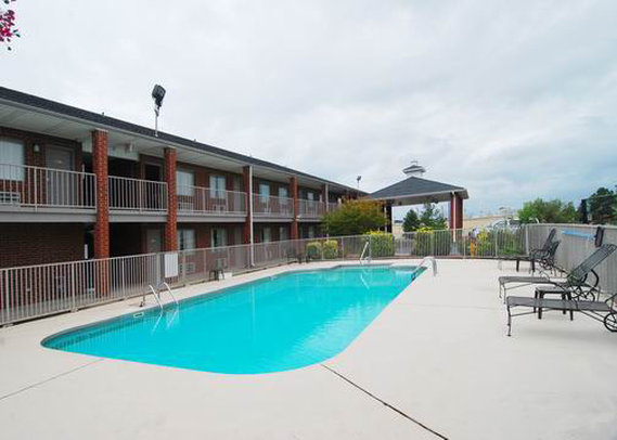 Quality Inn - Russellville, AR