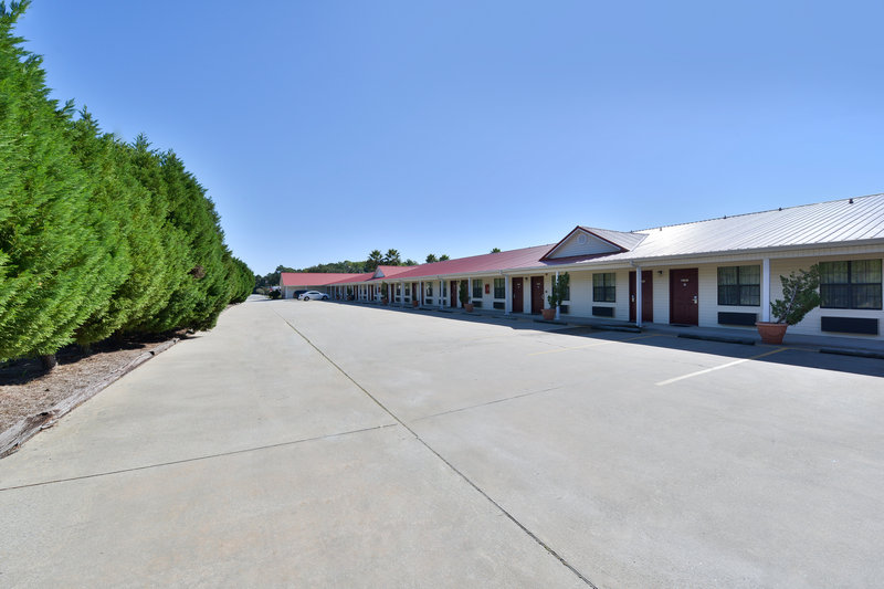 Americas Best Value Inn - Hazlehurst, GA