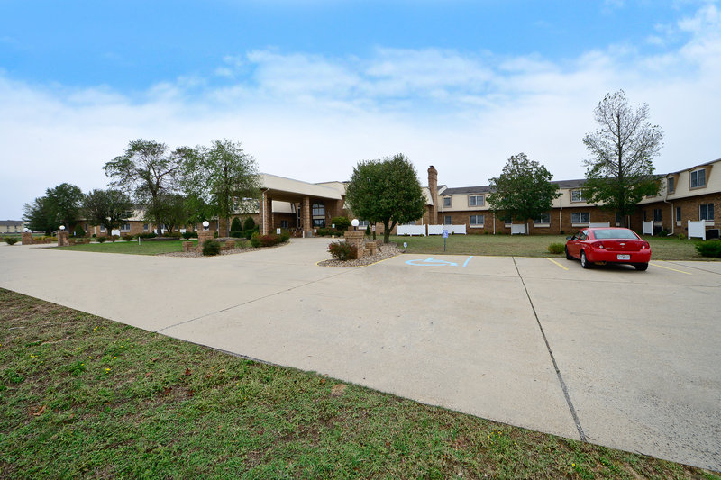 Americas Best Value Inn & Suites - Sikeston, MO
