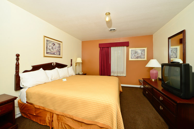 Americas Best Value Inn & Suites - Sikeston, MO
