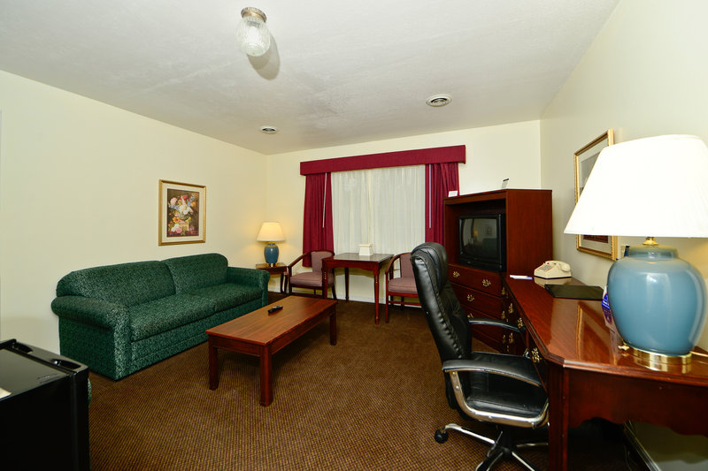 Americas Best Value Inn & Suites - Sikeston, MO