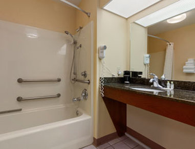 Baymont Inn & Suites - Albany, GA