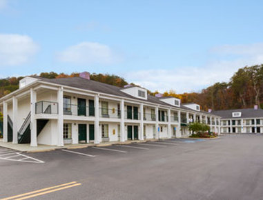 Baymont Inn & Suites - Albany, GA