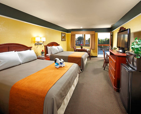 Portola Inn & Suites - Buena Park - Buena Park, CA