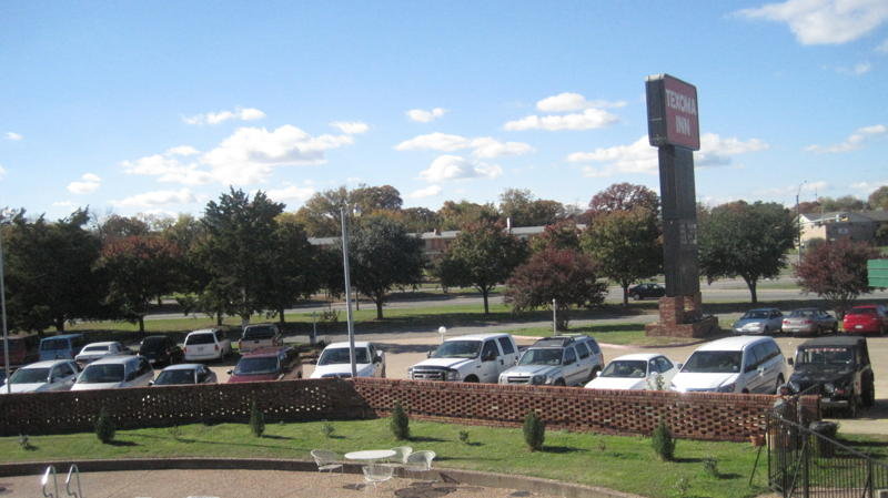 Texoma Inn - Denison, TX