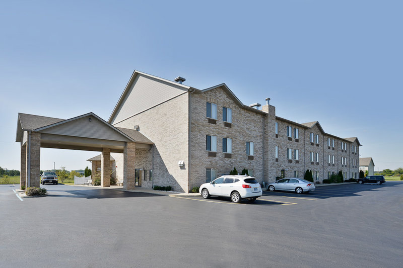 BEST WESTERN PLUS Howe Inn - Howe, IN