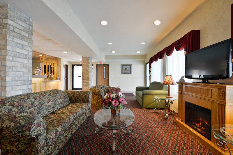 BEST WESTERN PLUS Howe Inn - Howe, IN