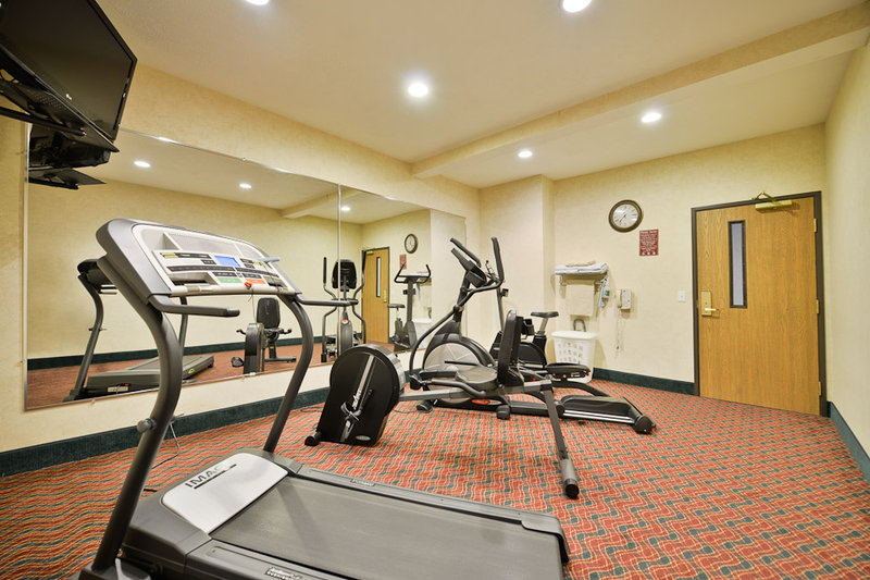 BEST WESTERN PLUS Howe Inn - Howe, IN