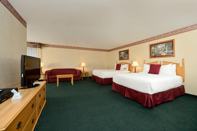 BEST WESTERN PLUS Howe Inn - Howe, IN