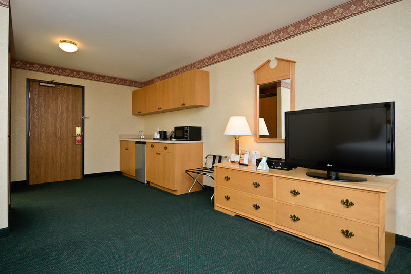 BEST WESTERN PLUS Howe Inn - Howe, IN