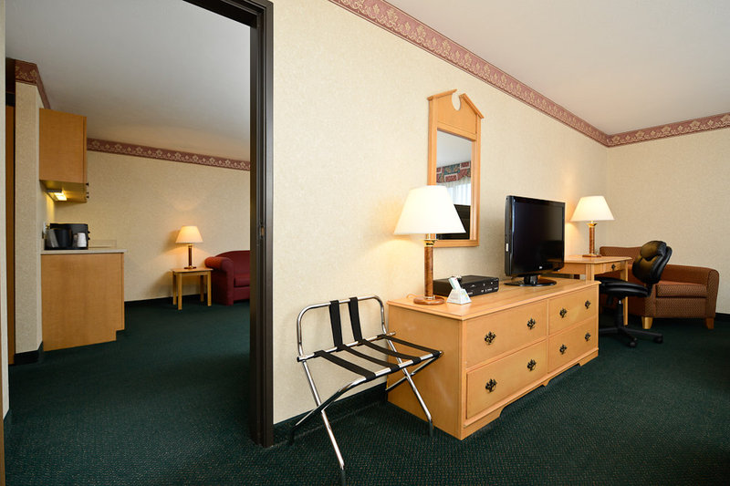 BEST WESTERN PLUS Howe Inn - Howe, IN