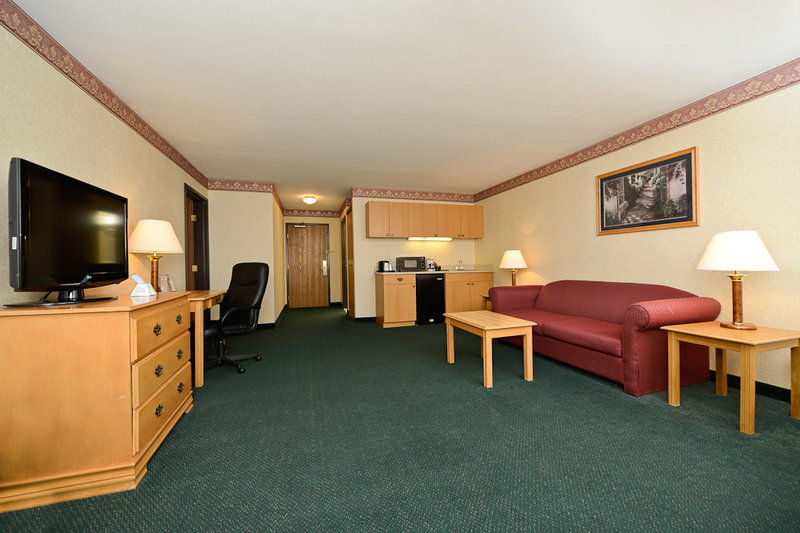 BEST WESTERN PLUS Howe Inn - Howe, IN