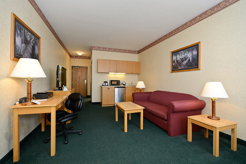 BEST WESTERN PLUS Howe Inn - Howe, IN