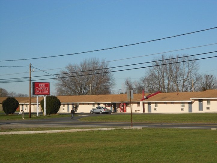 Red Carpet Inn & Suites - Wrightstown, NJ
