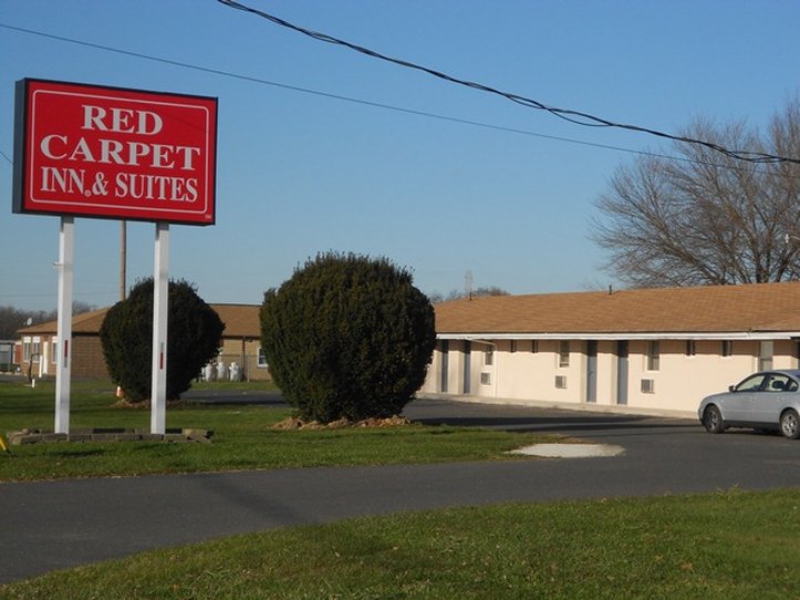 Red Carpet Inn & Suites - Wrightstown, NJ