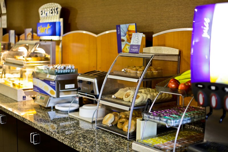 Holiday Inn Express & Suites CATHEDRAL CITY (PALM SPRINGS) - Yucca Valley, CA