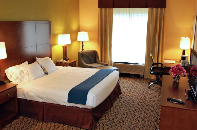 Holiday Inn Express-Lapeer - Clifford, MI