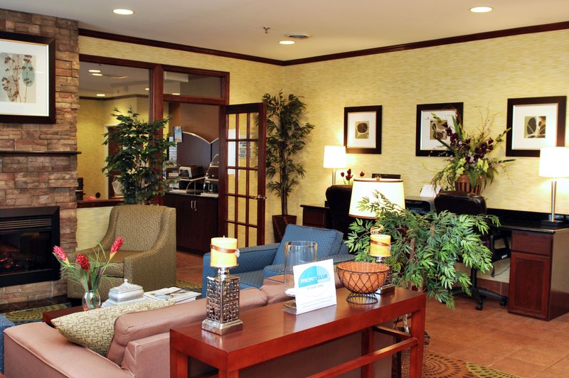 Holiday Inn Express-Lapeer - Clifford, MI
