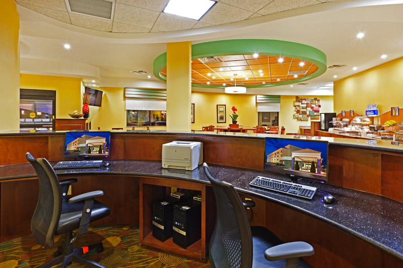 Holiday Inn Express & Suites GOSHEN - Goshen, IN