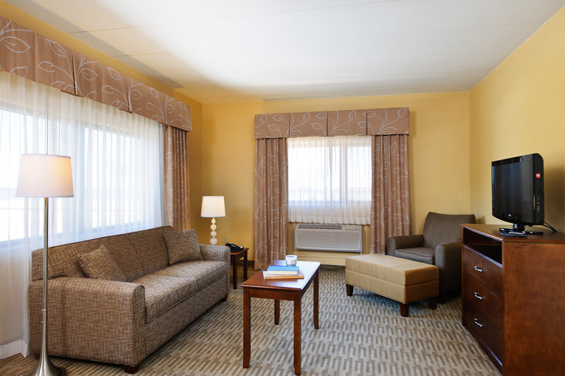 Holiday Inn Express PHILADELPHIA AIRPORT - Marcus Hook, PA