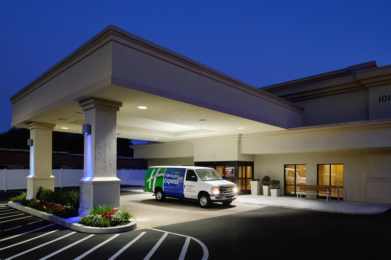 Holiday Inn Express PHILADELPHIA AIRPORT - Marcus Hook, PA