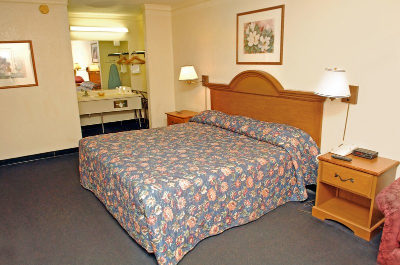 Colony Inn - Forrest City, AR